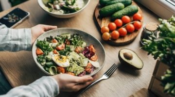 خبيرة تغذية تكشف عن نوعين من الأطعمة يساعدان في إنقاص الوزن وكبح الشهية